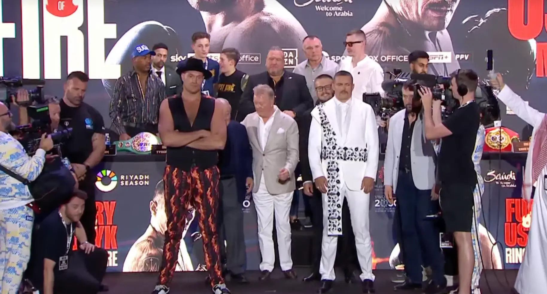 Usyk was praised for his choice of attire on Thursday night. (Sky Sports/Ring of Fire)