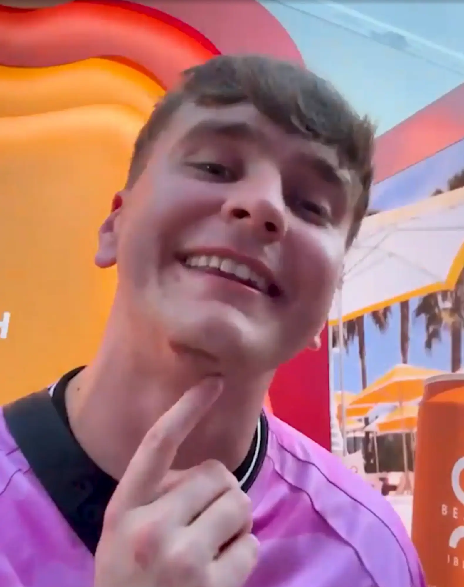 Scottish tourist Lewis is lucky to be alive after cracking his chin on a concrete edge (Instagram/@levi_pedrro)