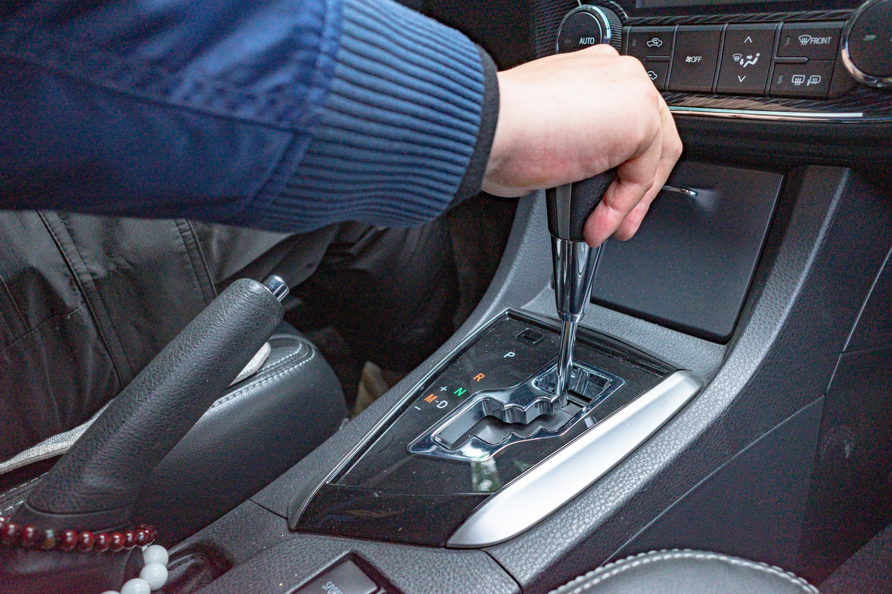 One mistake can 'destroy' a car's transmission, the mechanic warned. (Getty Stock Images)