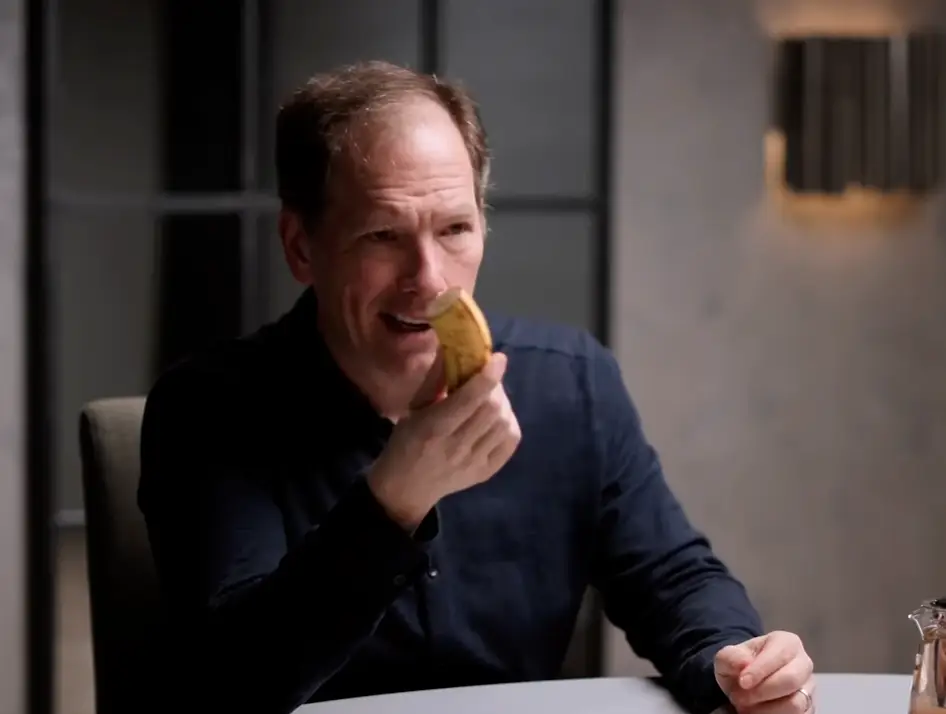 Dr Michael Breus has explained how boiling a banana 30 minutes before bed can help you sleep (YouTube/The Diary Of A CEO)