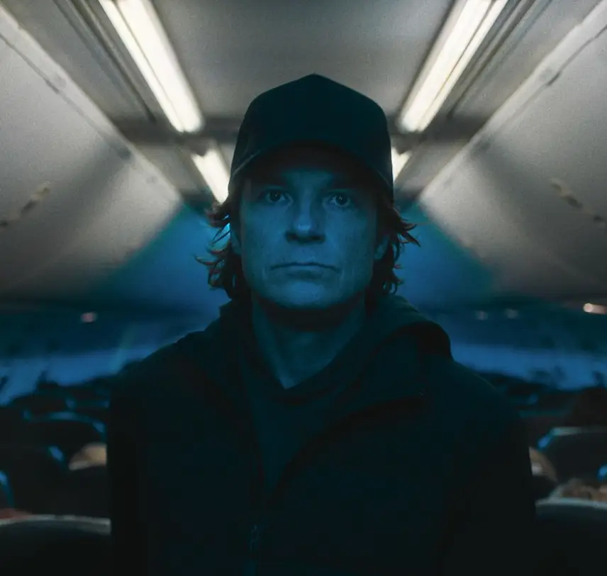 Jason Bateman is a baddie- take that statement how you want to (Netflix)