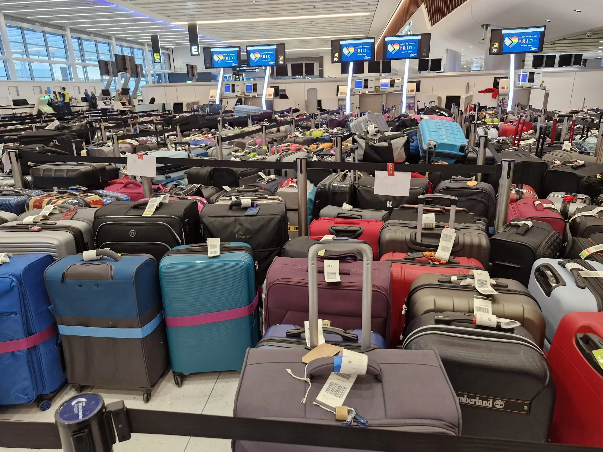 So many bags (LADbible)