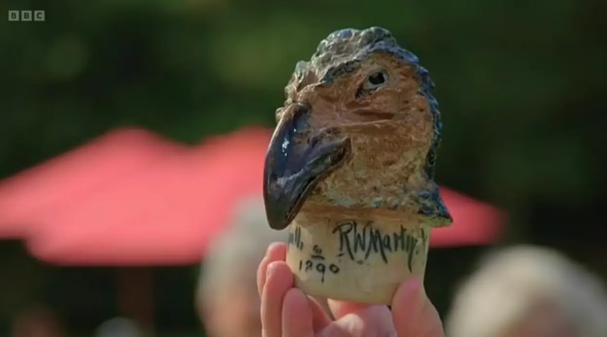 Ernie is a Martinware ‘Wally Bird’.