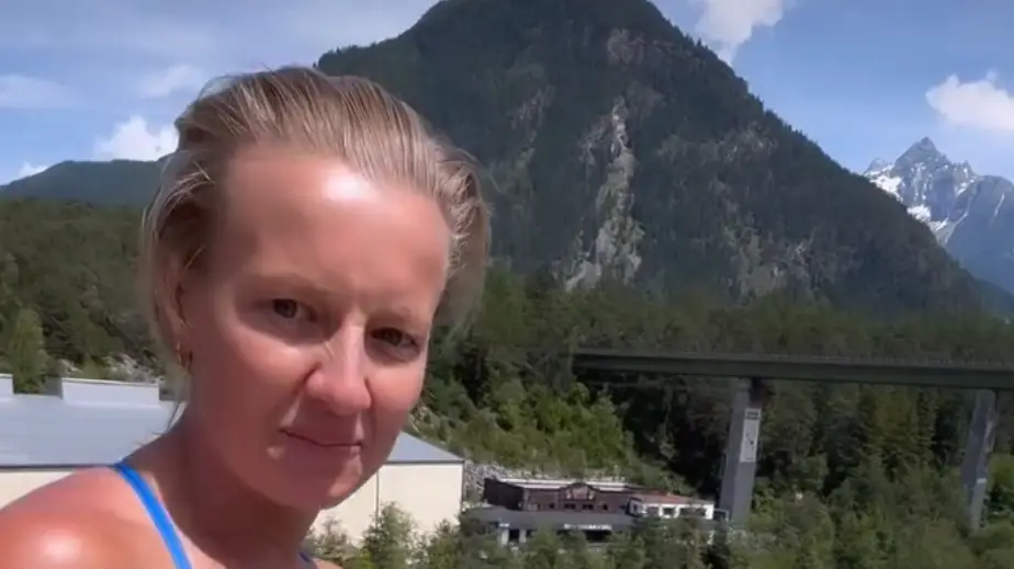 World champion ignores ‘no women’ sign on water slide despite extreme danger