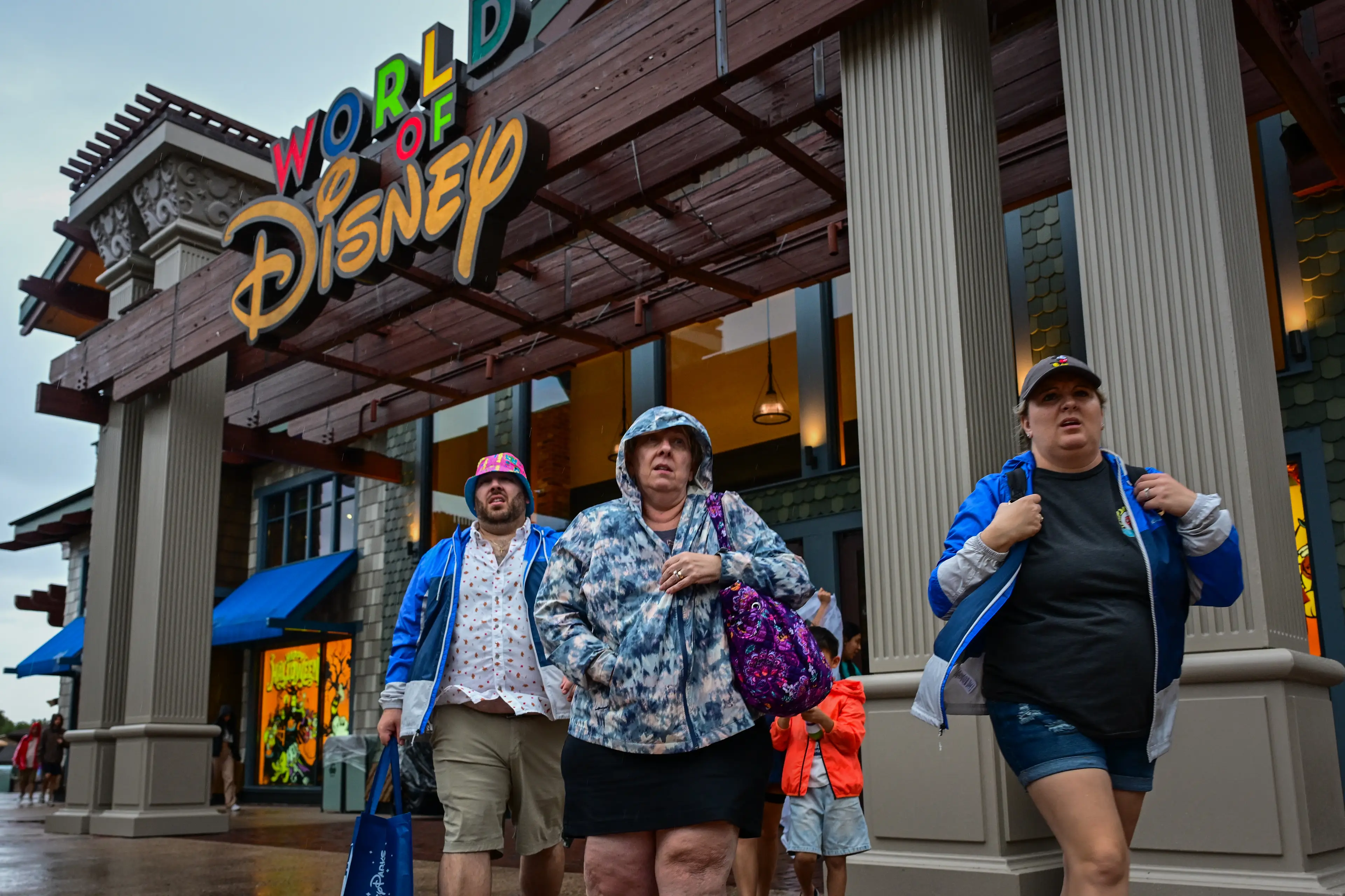 Disney shut down as things got worse. (GIORGIO VIERA/AFP via Getty Images)