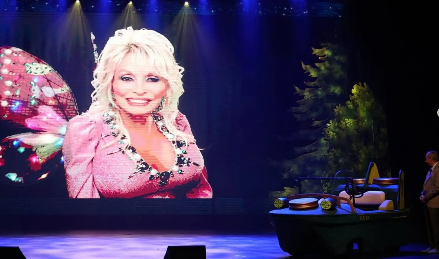 She issued an apology to fans via a video message, explaining she was 'dehydrated' (Instagram/@dollywood)