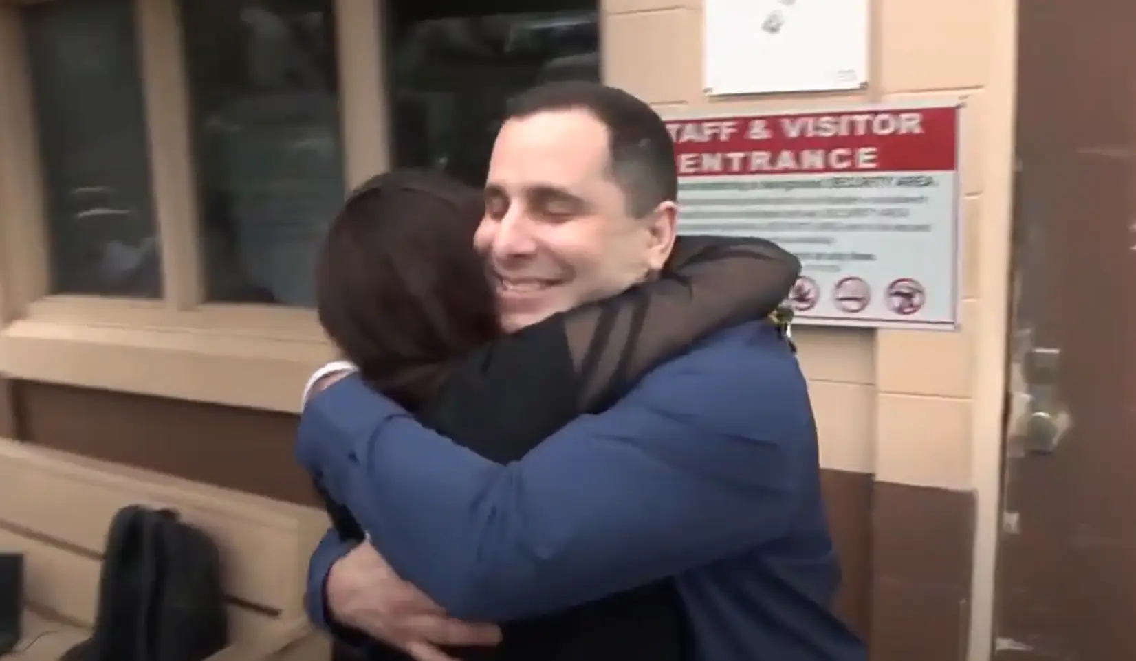 The moment Cordeiro walked free was captured on camera (YouTube/@hawaiinews)