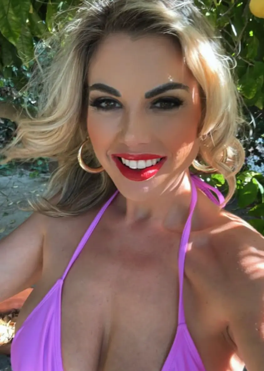 Addyson works in a brothel to make ends meet (Instagram/@thedesertmilf)