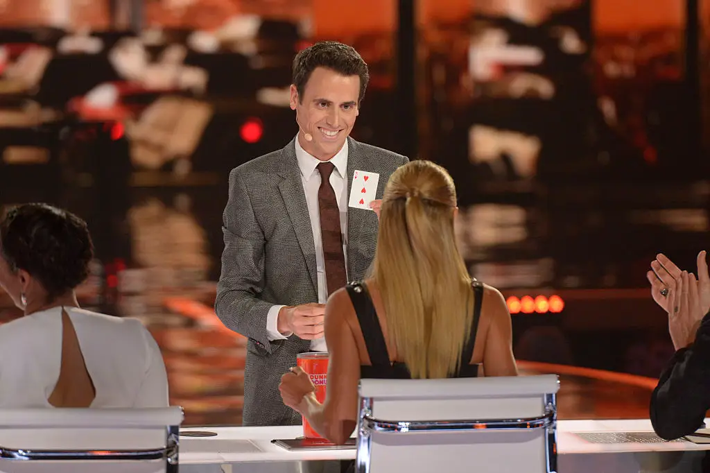 Oz Pearlman on America's Got Talent in 2015 (Virginia Sherwood/NBCU Photo Bank/NBCUniversal via Getty Images via Getty Images)