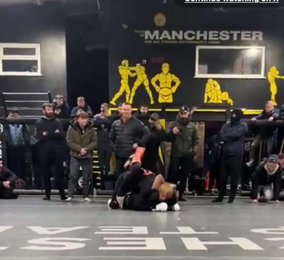 In the end it was Paddy who ended up the winner, getting Frimpong in a rear naked choke (X/@Combat_Casuals)