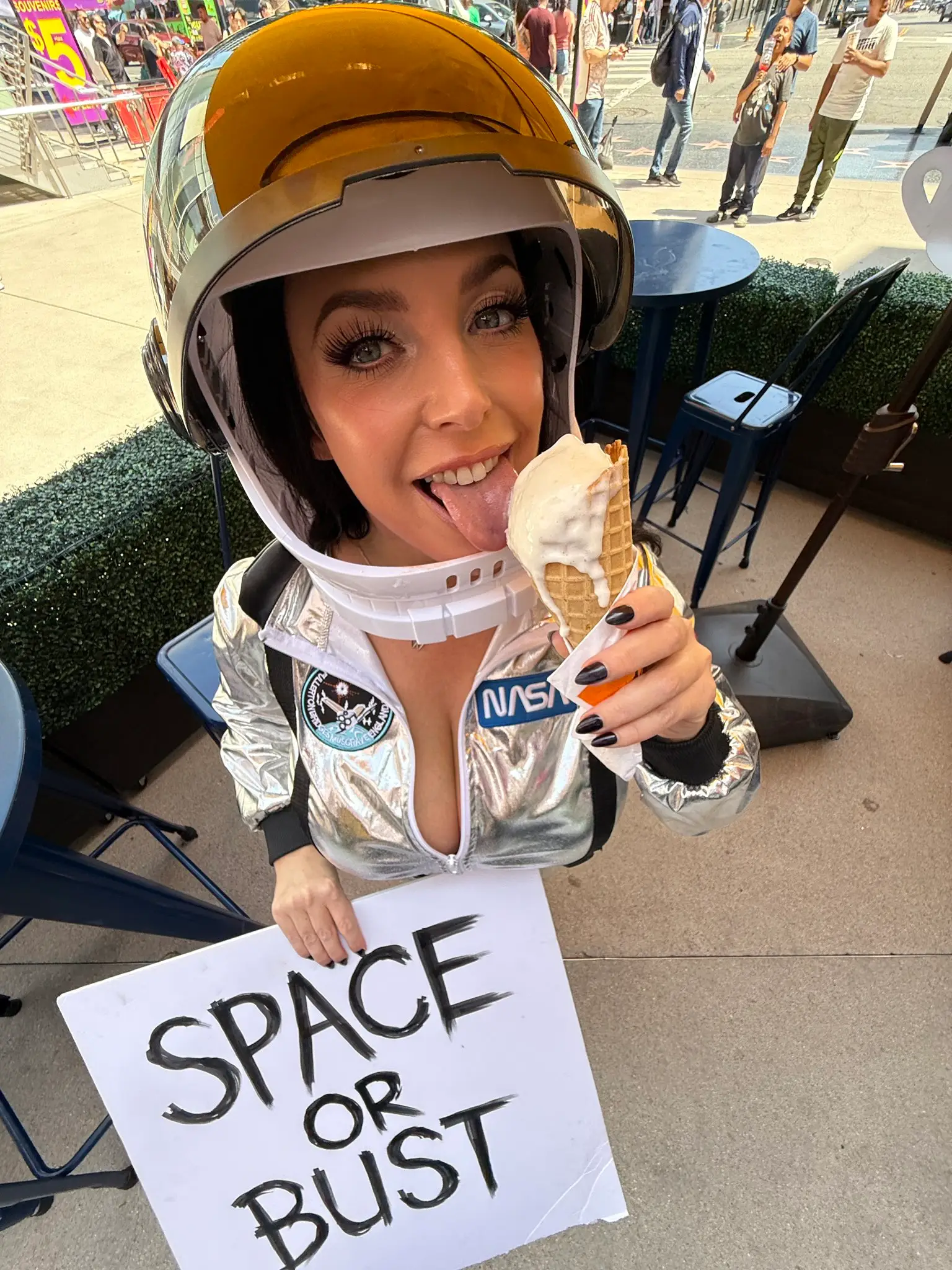 Angela White wants to film a scene in space (Instagram/@theangelawhite)