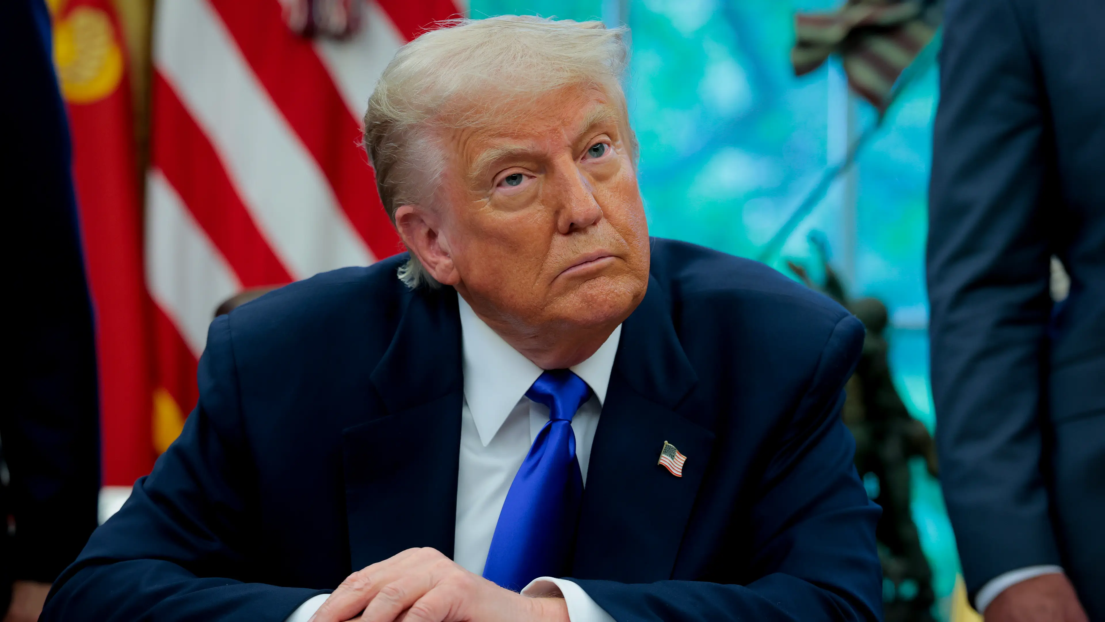 Donald Trump to accept $400m Air Force One replacement as gift from Qatar