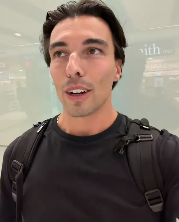 Oliver ended up missing his flight (TikTok/@oliver.henry.w)