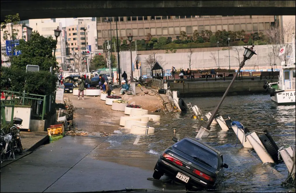 The 1995 disaster claimed the lives of thousands ( Chip HIRES/Gamma-Rapho via Getty Images)