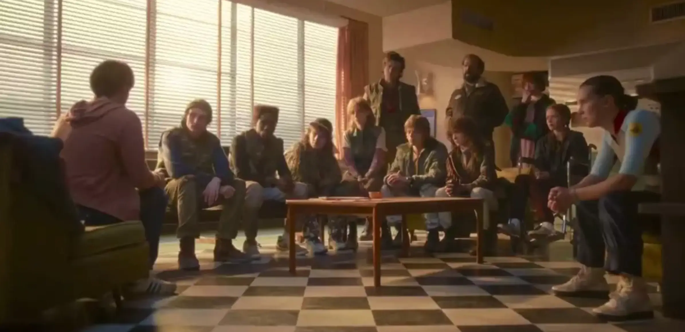 Fans questioned why so many characters were present for the initimate scene (Netflix)