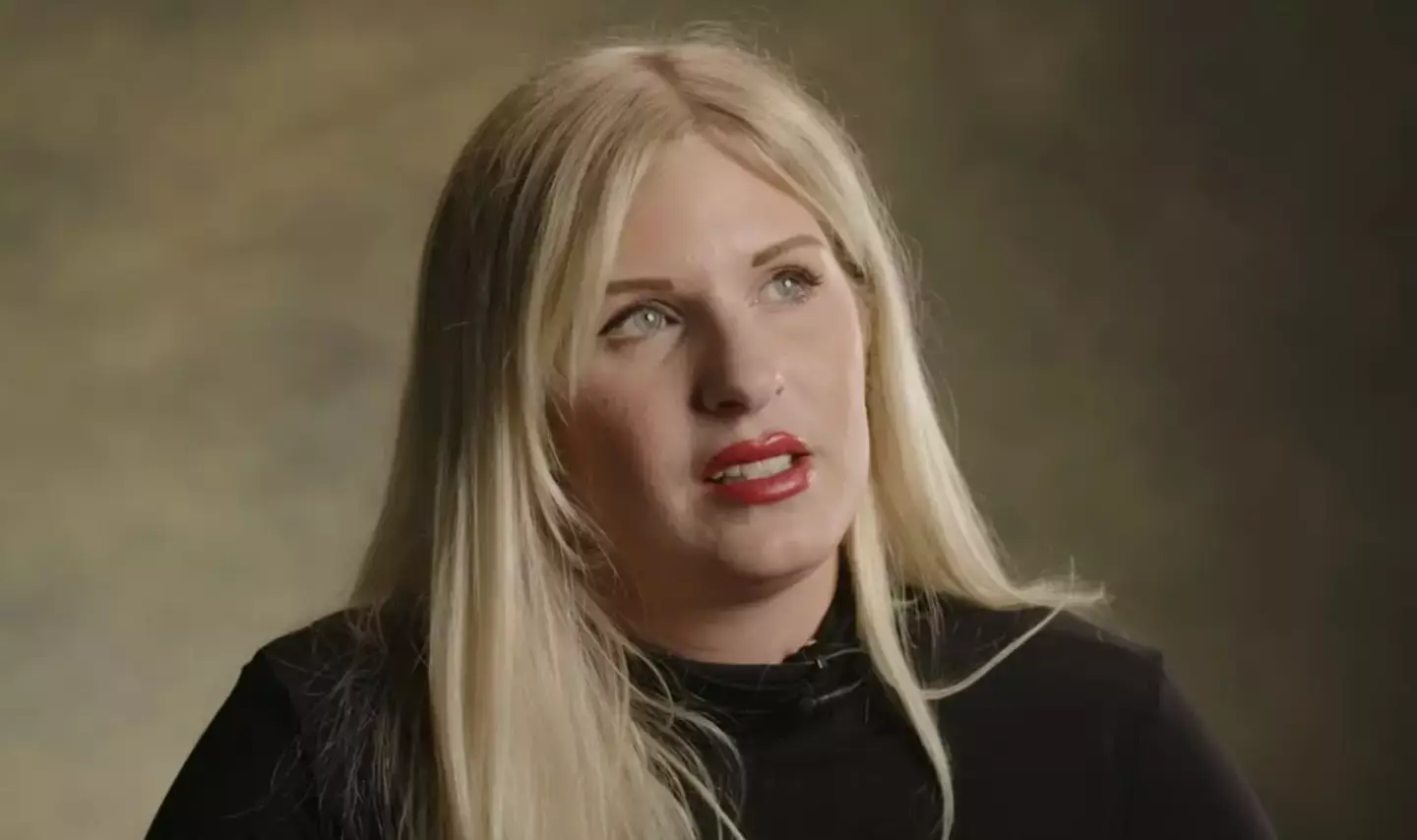 Laurie Jane Woodruff wants others suffering from addiction 'to know that they can have the life they want'. (Youtube/LADbible)