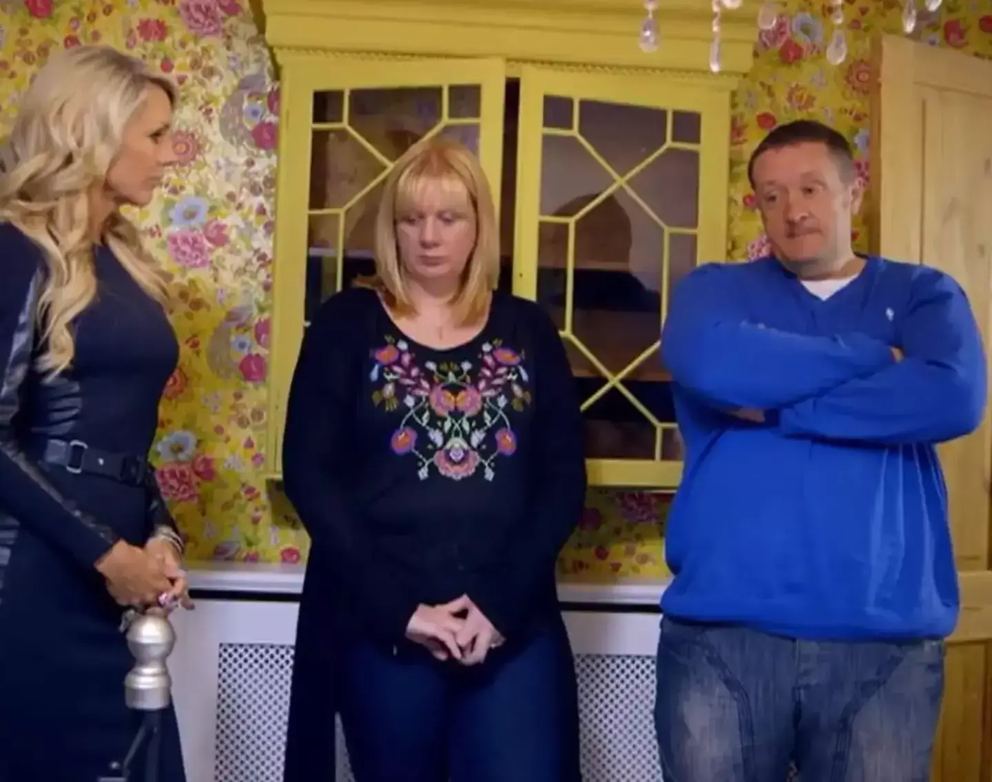 The couple had already been let down by a brightly coloured bedroom. (BBC)