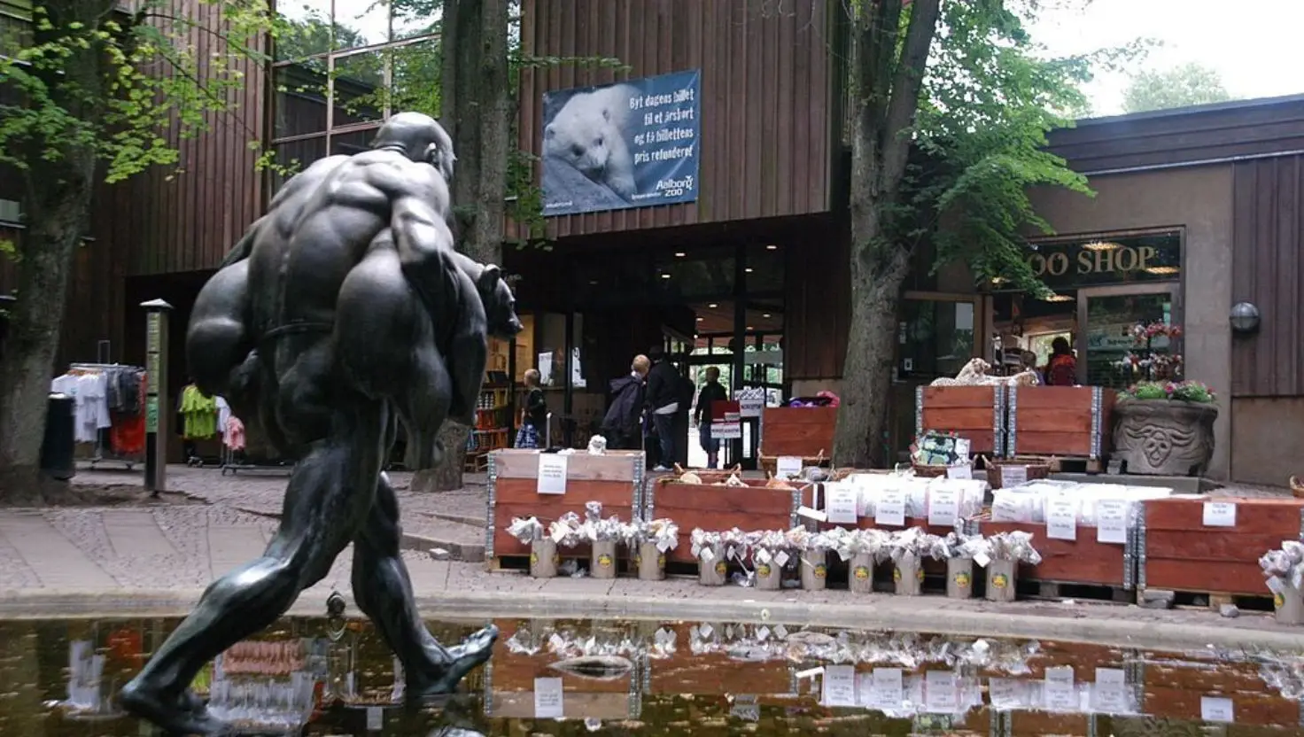 Would you donate your live horse to the zoo? (Peter Bischoff/Getty Images)