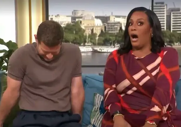 Dermot didn't know where to look. (ITV/This Morning)
