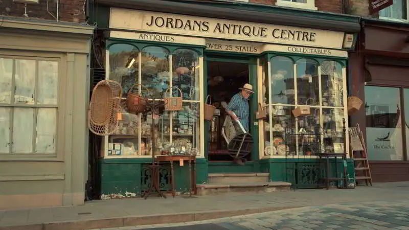 The businesses shown in After Life are real, and you can actually visit them (Netflix).