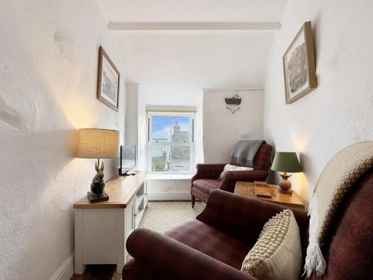 I hope you weren't planning on putting your feet up in the living room (Rightmove)