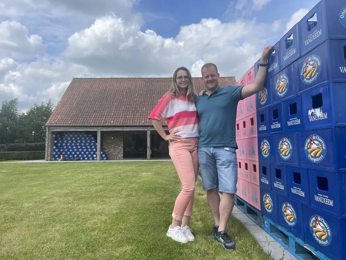 Jérémy Desmet and Maïté Beernaert have 2,000 encasing their home. (Jam Press)