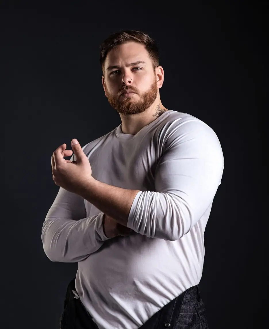 The OnlyFans creator shared the drastic action he had to take backstage (Instagram/@conzo0311)