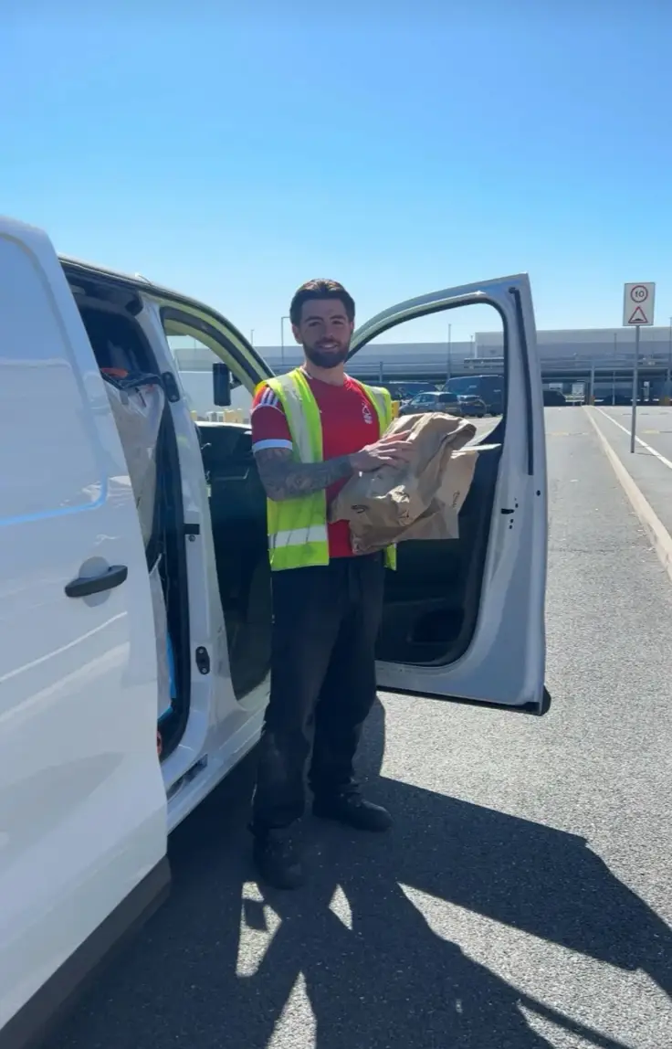 According to Neo nobody on the lower floors of a block of flats ever order parcels (Neo Webb)