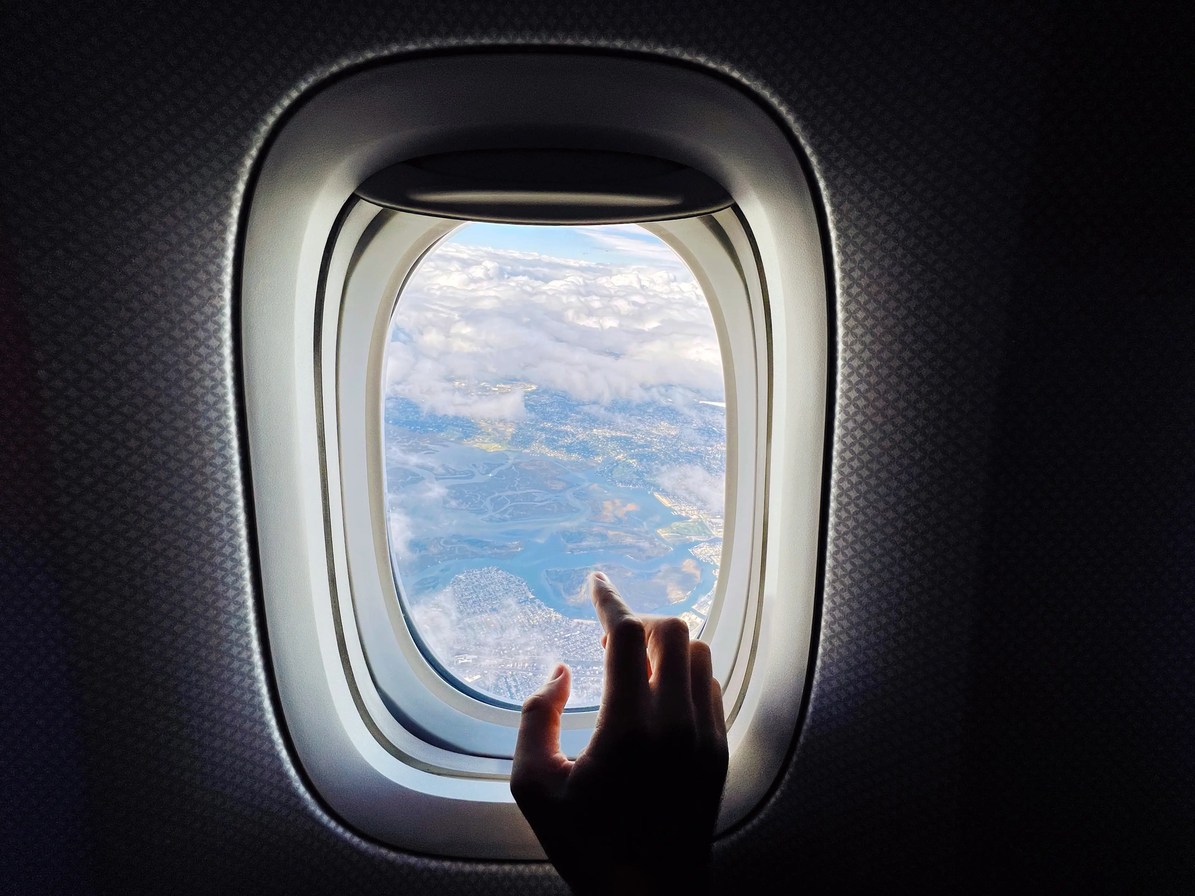 The hole stops the window from freezing over (Getty Stock)