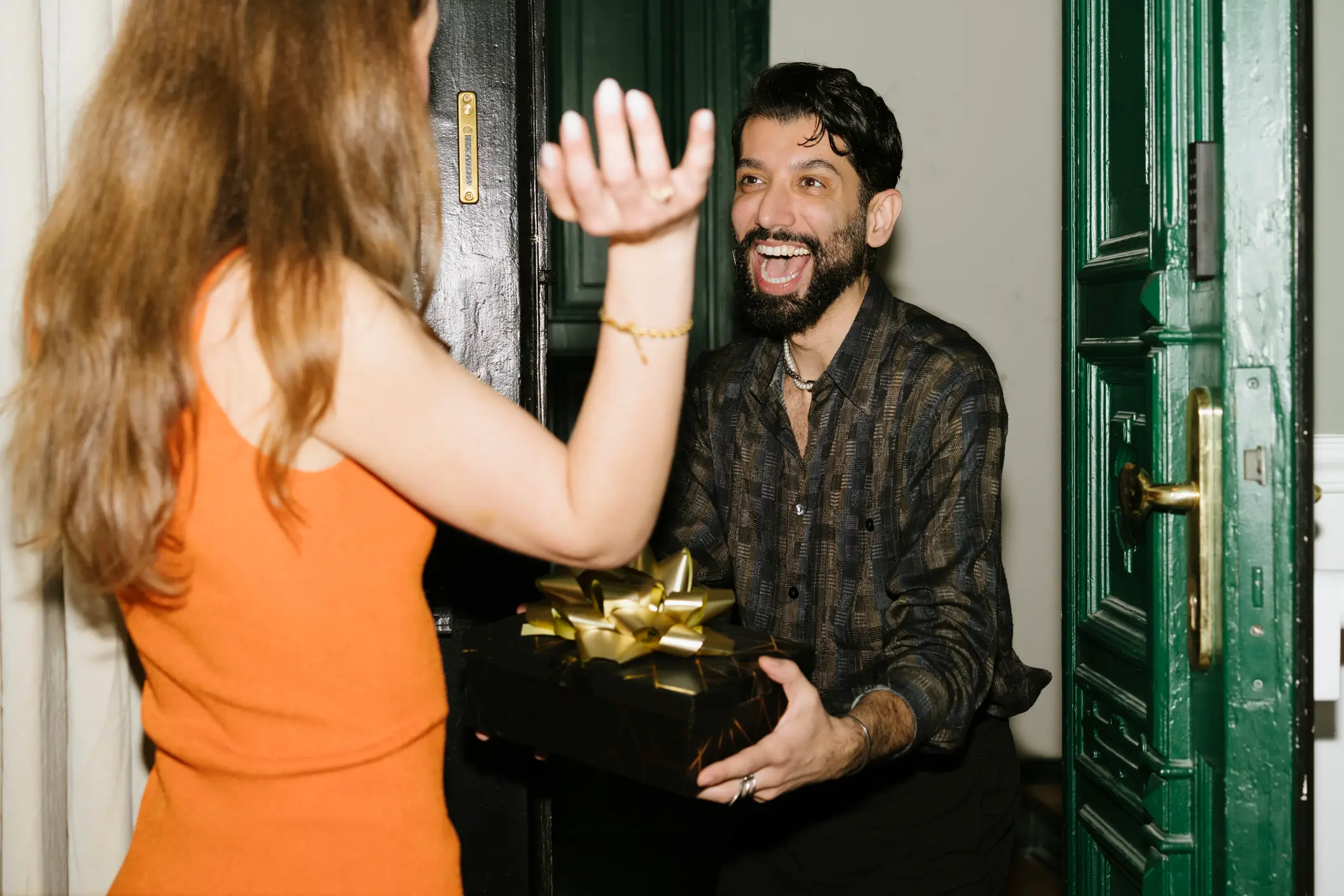 Love bombing, false promises of change, coming up with excuses to talk to you or why you can't leave them, 'hoovering' is a malicious act (Getty Stock Photo)