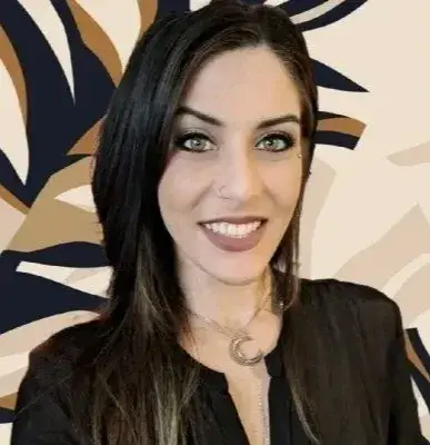 What Sara looks like now (LinkedIn/Sara Jane Isbister)