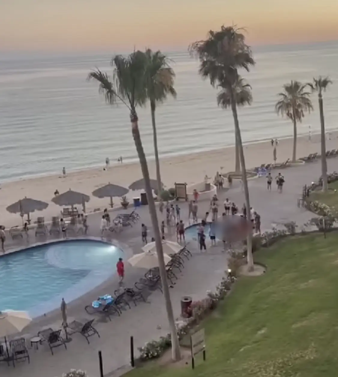 A video has been circulating online of the incident (Facebook/Alessandro Lizaraga)