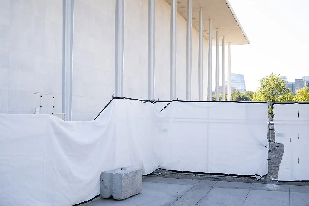 Fences have been put up around the building and people turned away being told the Kennedy Center is 'closed' (SAUL LOEB / AFP via Getty Images)