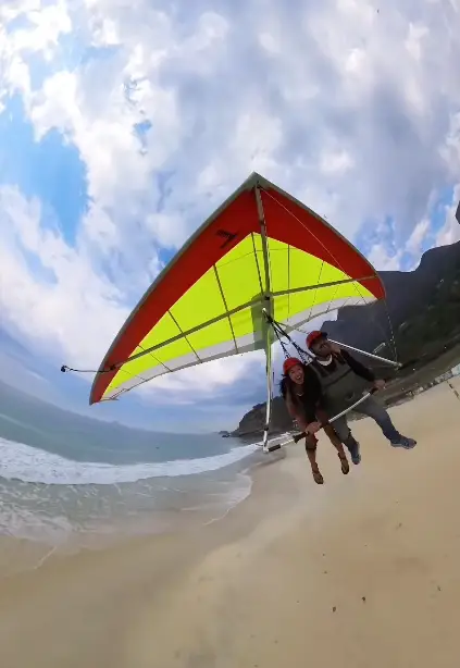 Layla documented her experiences like paragliding (laylaloutfi/TikTok)