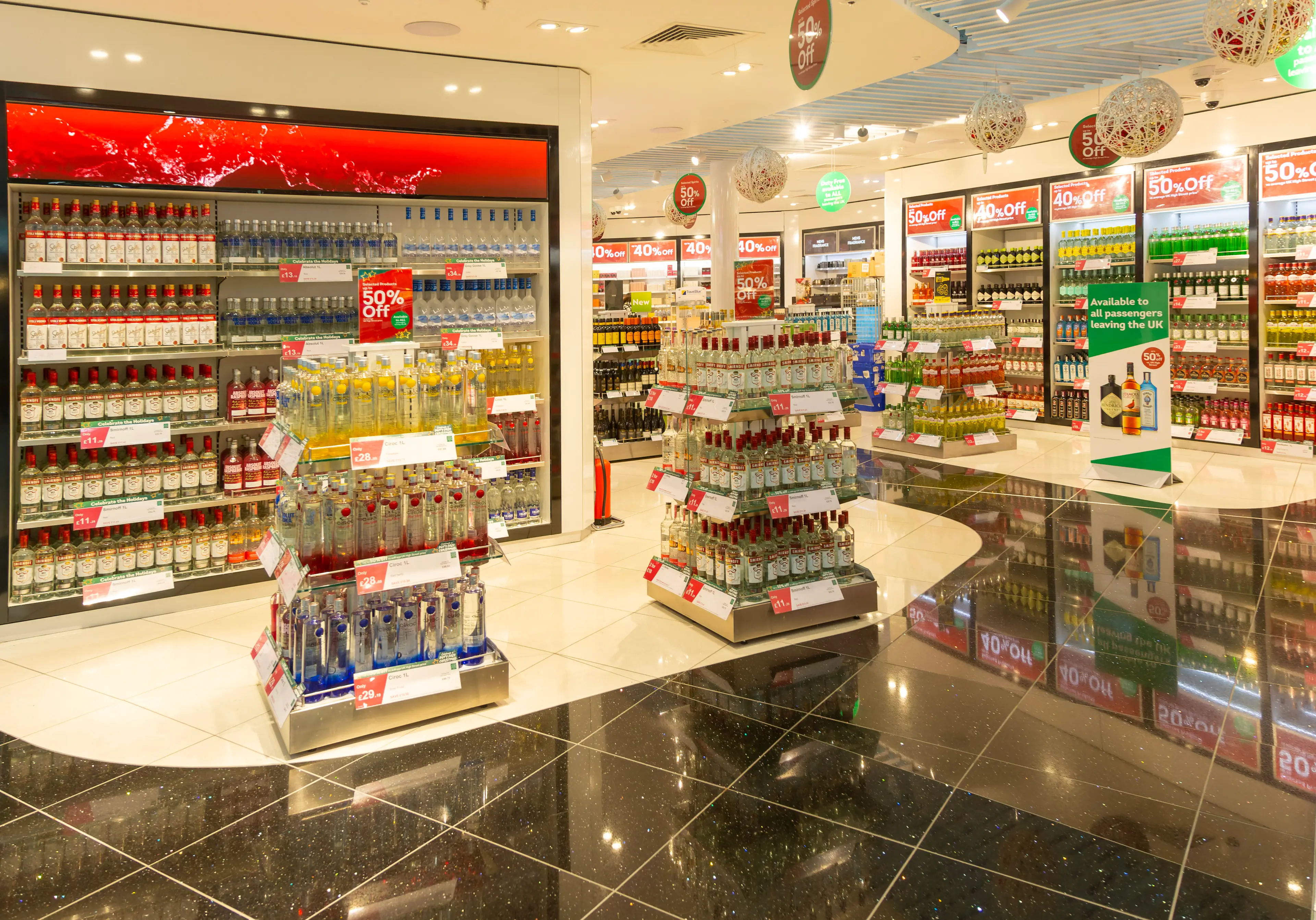 Duty free gives you cheap offers on booze (Geography Photos/Universal Images Group via Getty Images)