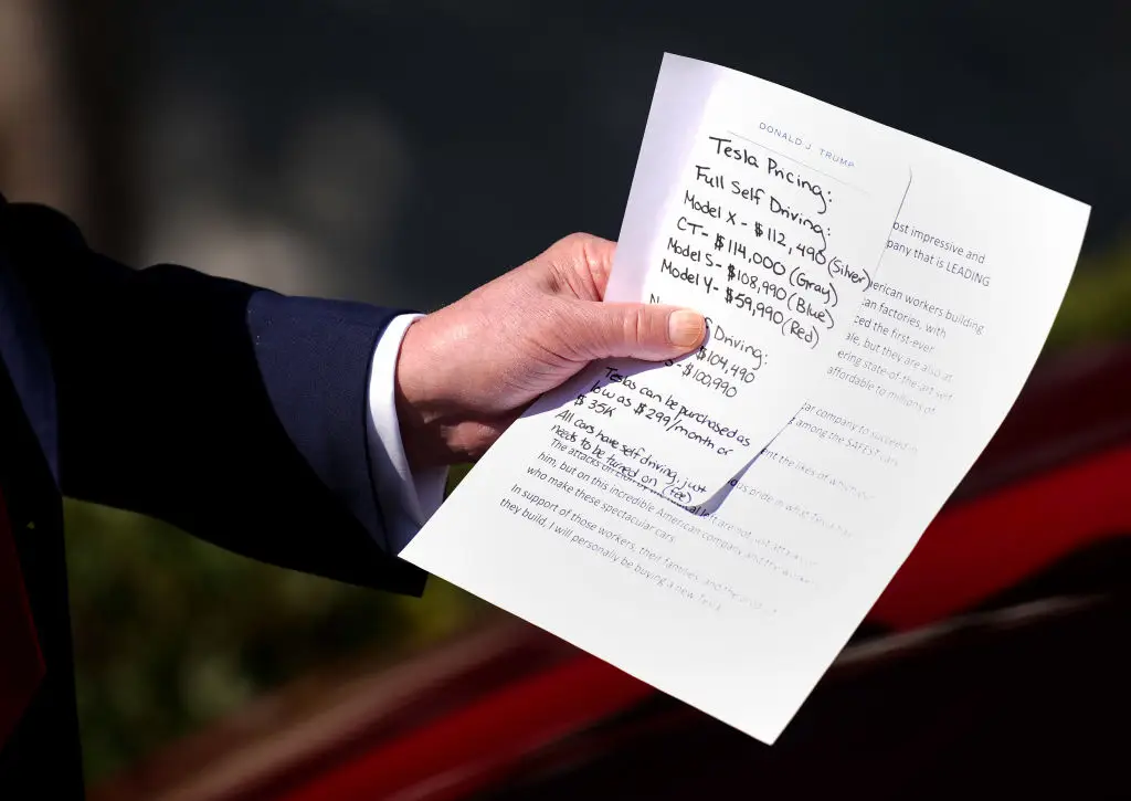 The note in question (Andrew Harnik/Getty Images)