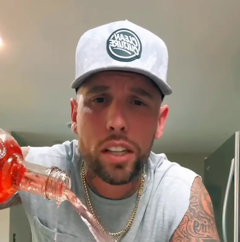 Corey Warren is now sober after struggling with alcohol addiction (Instagram/@icoreywarren)