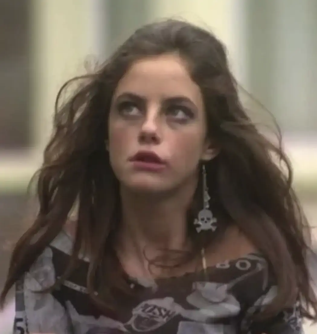 She started playing Effy at 14 (E4)
