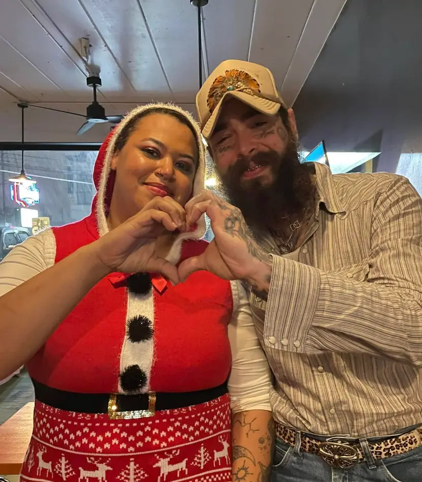 Renee Brown was working on Christmas Eve when Post Malone walked in (Instagram/dazedncnfuzed)