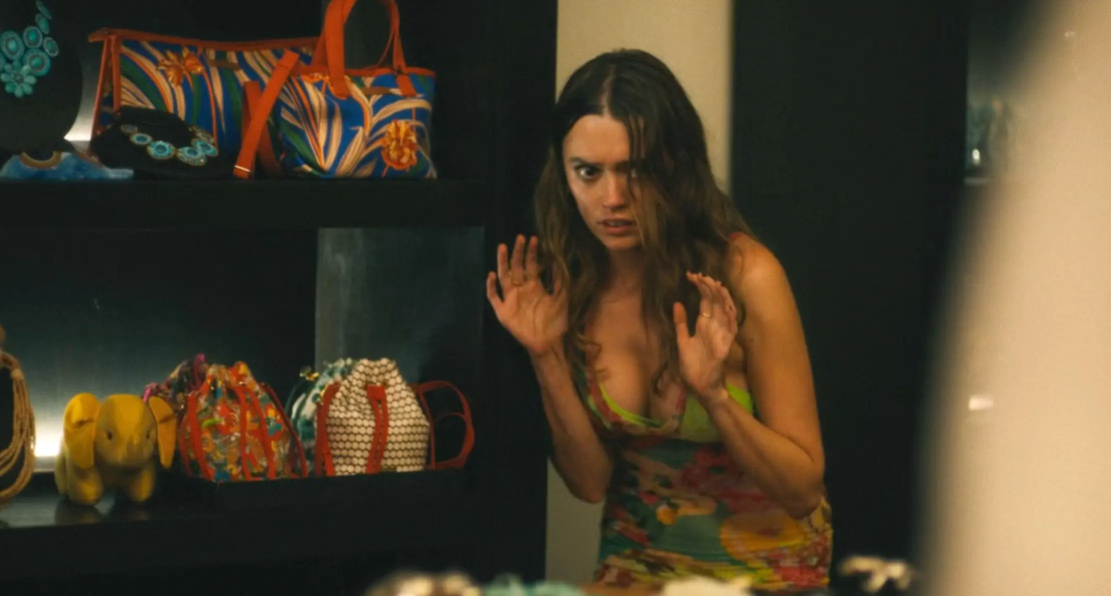 The jewellery robbery scene was filmed at the resort.