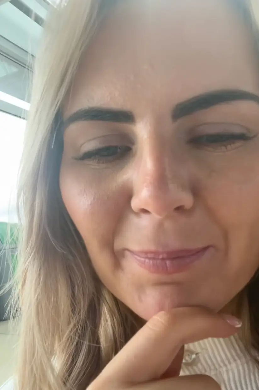 In the end Aisling was able to board the flight (TikTok/aislingfinlay2)