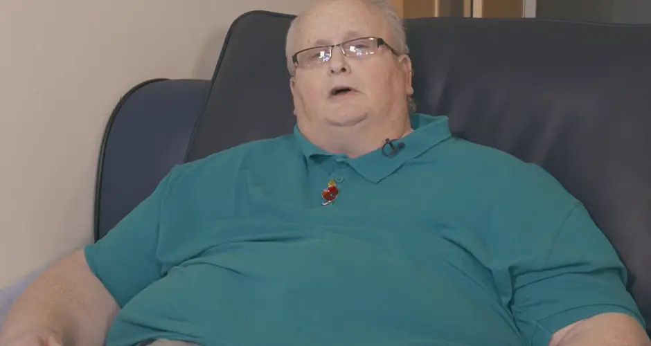 Paul - pictured on This Morning in 2018 - now weighs 39 stone and wants to help others. (ITV)