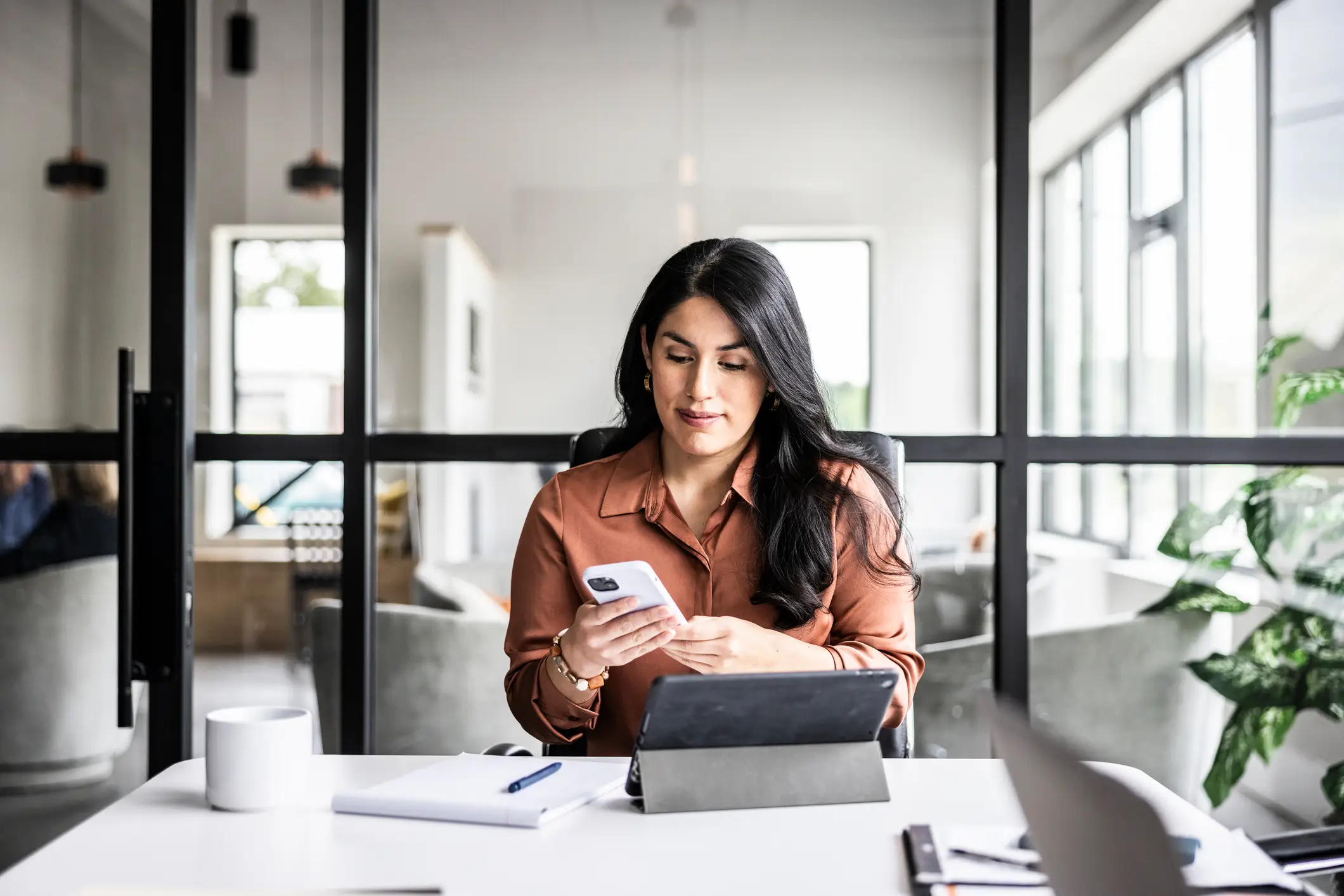 Just one more TikTok and then back to work (Getty Stock)