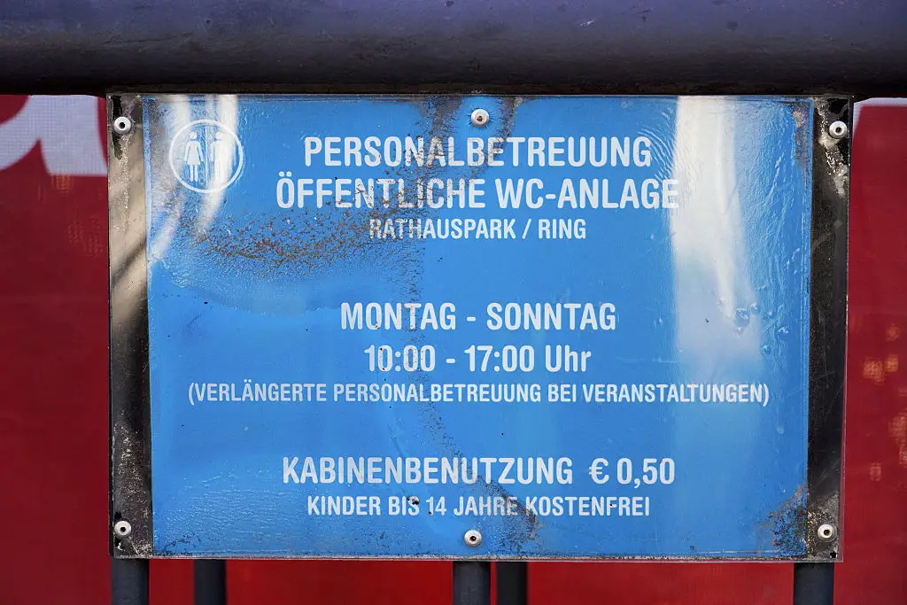 The sign to pay for the toilet in Vienna (PATRICK SIEBER / AFP via Getty Images)