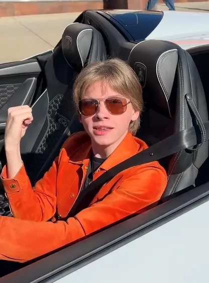 The kid is super rich looking (TikTok/imdanielmac)