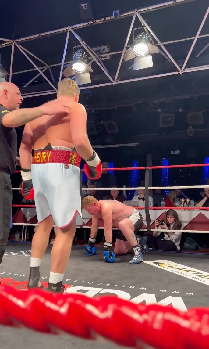 Skinner sat his opponent down early.