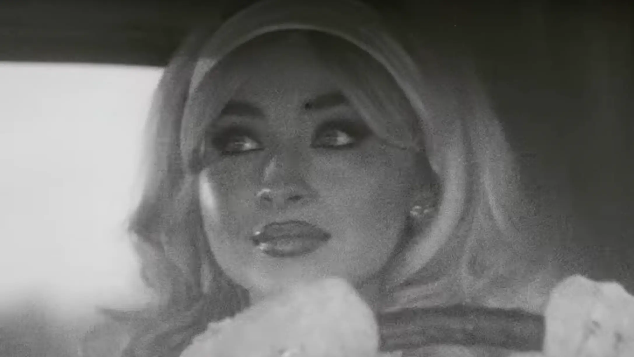 Sabrina Carpenter has fans losing their minds after 'killing' ex Barry Keoghan in new music video