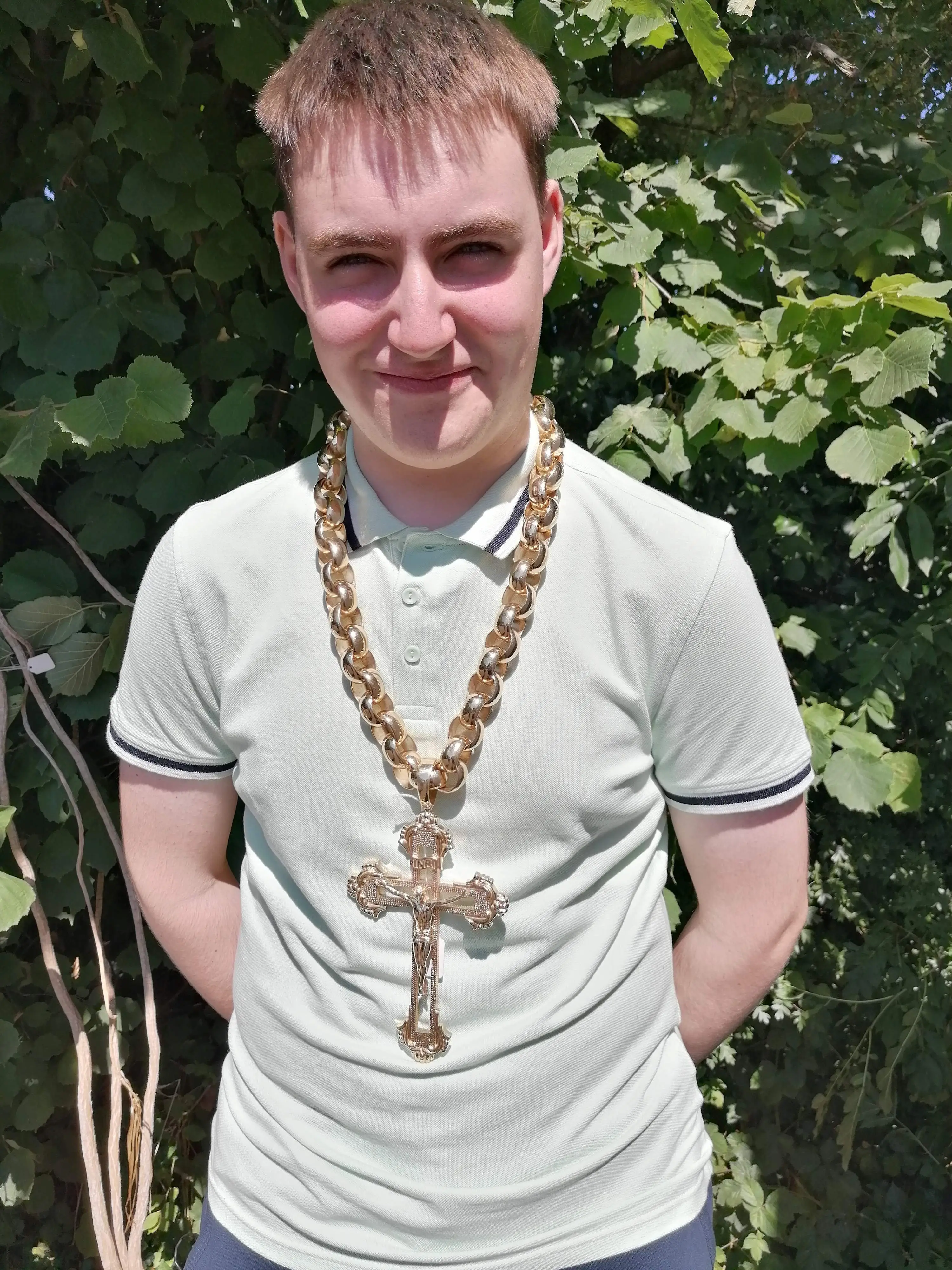 The owner of the UK's biggest gold chain wants Tyson Fury to buy it.