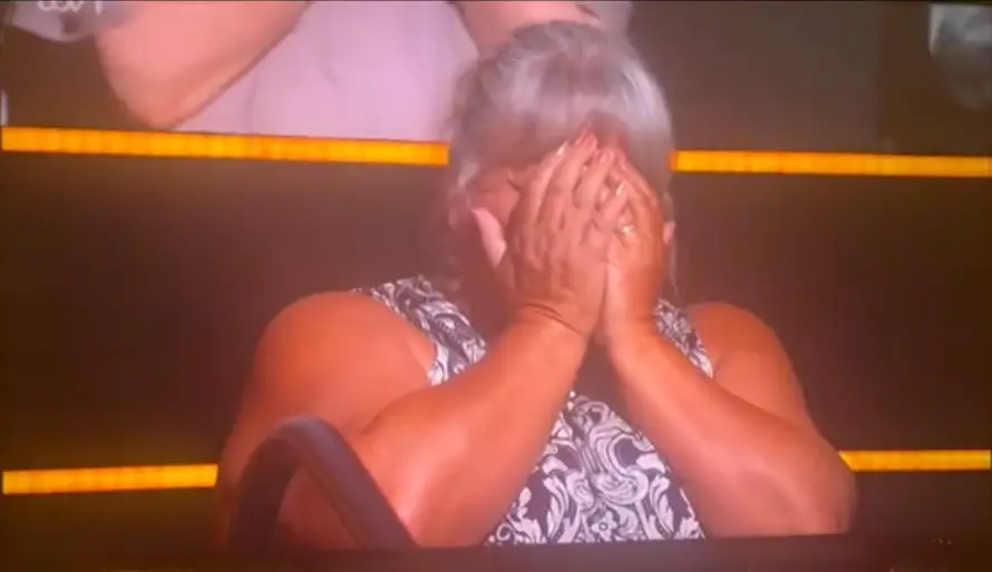 The 1% Club contestant Mo was red-faced after failing to get the correct answer.