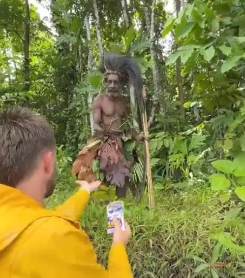 He claimed he'd visited a cannibal tribe, but plenty had their doubts he was actually in danger, however (TikTok/@daratah)